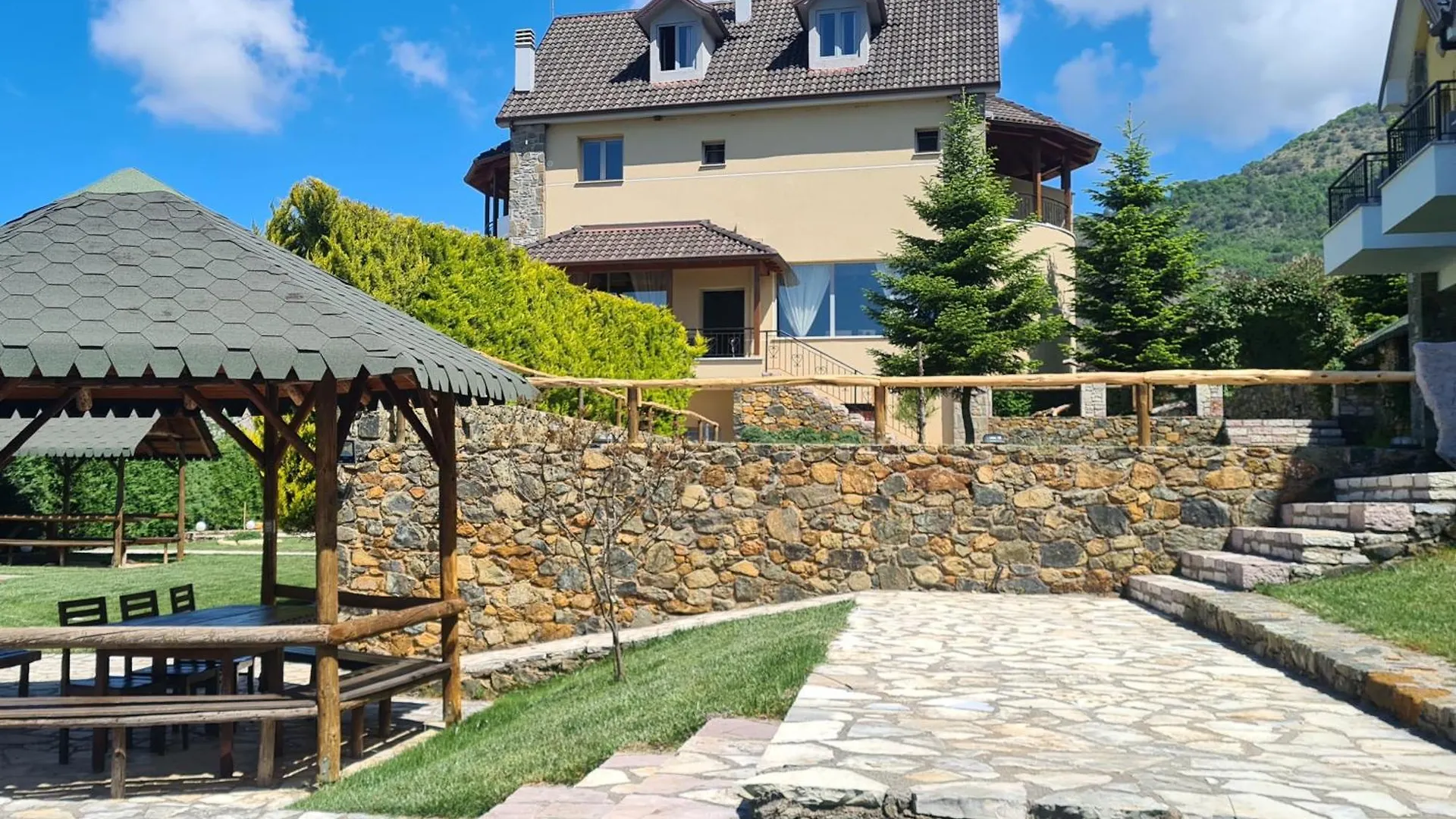 Hotel Sofra E Shpatit à Elbasan Albanie